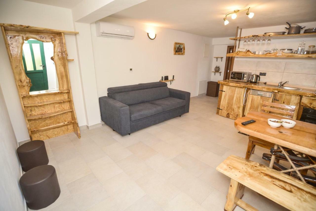 Luxury Apartments Boduja Sukosan Bagian luar foto