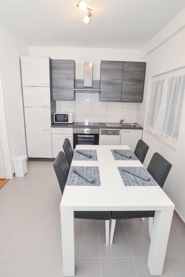 Luxury Apartments Boduja Sukosan Bagian luar foto
