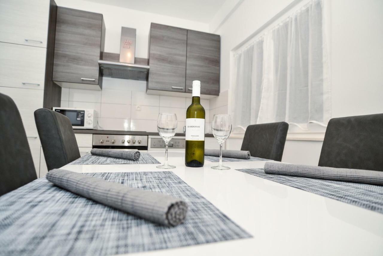 Luxury Apartments Boduja Sukosan Bagian luar foto