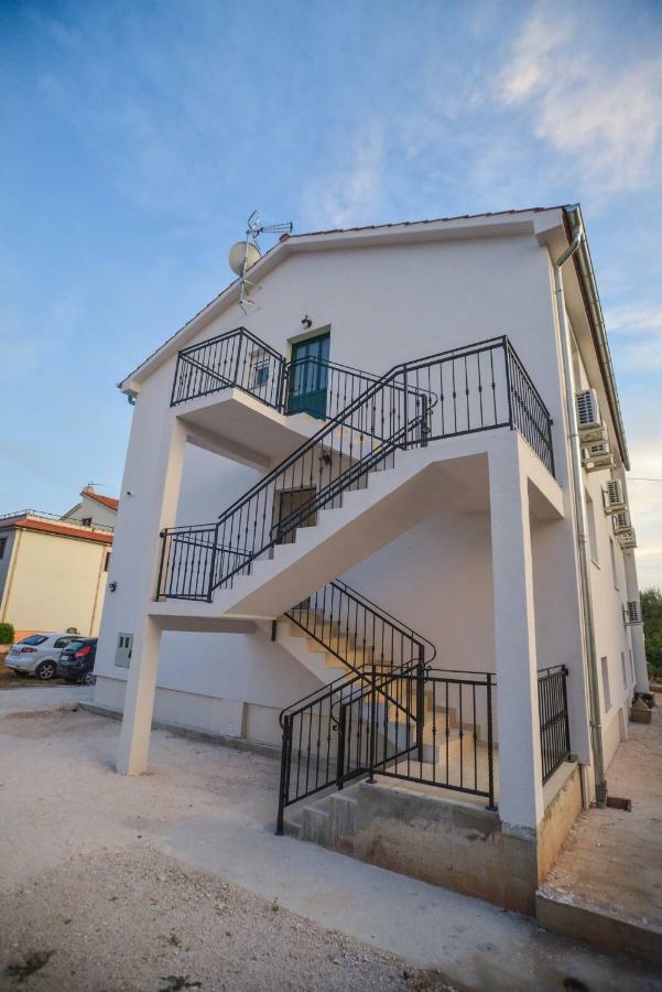 Luxury Apartments Boduja Sukosan Bagian luar foto